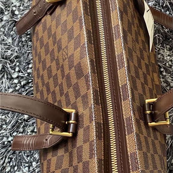 Louis Vuitton Damier Ebene Canvas Chelsea Bag - Picture 4 of 13